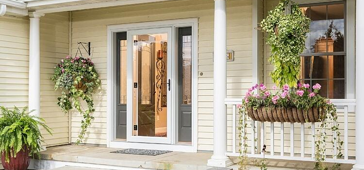screen door installation in Oakdale